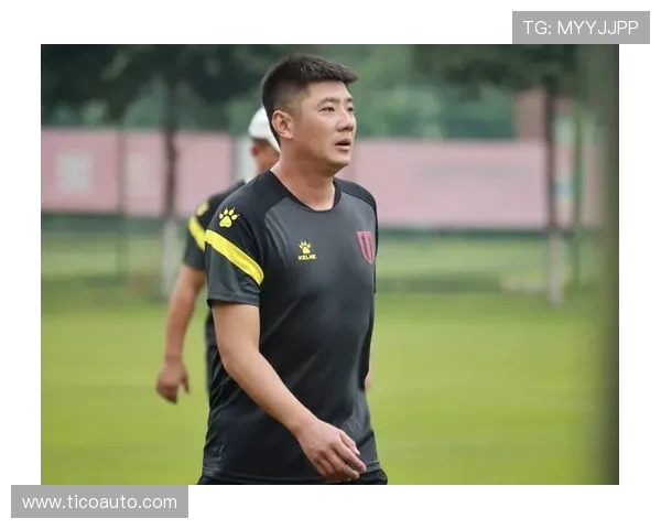 林葳称教练夸狄龙臂展出众表示他为球队付出巨大努力